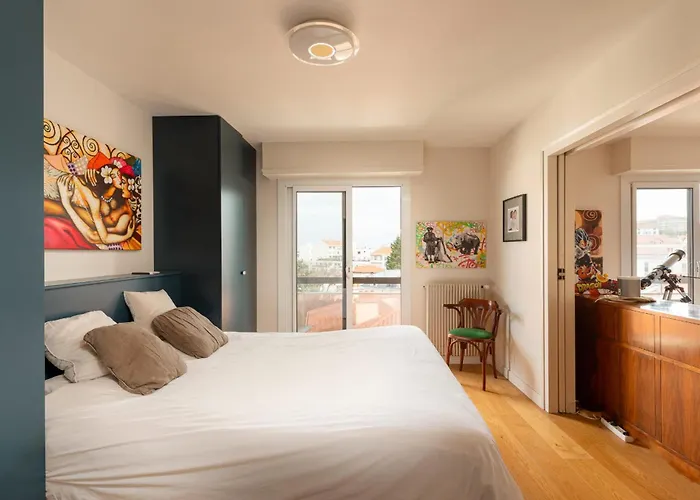 Coastal Escape Keyweek In With Balcony And Parking * Biarritz