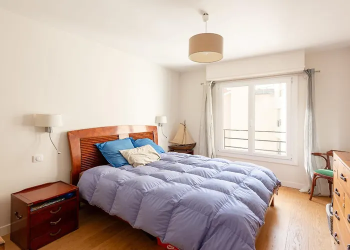 Coastal Escape Keyweek In With Balcony And Parking شقة