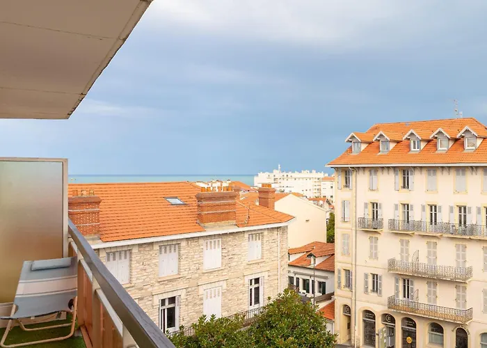 Coastal Escape Keyweek In With Balcony And Parking * Biarritz